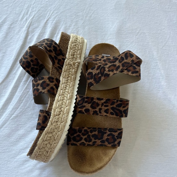 Steve Madden Cheetah Wedges - Size 7 - GENTLY WORN - Picture 2 of 2